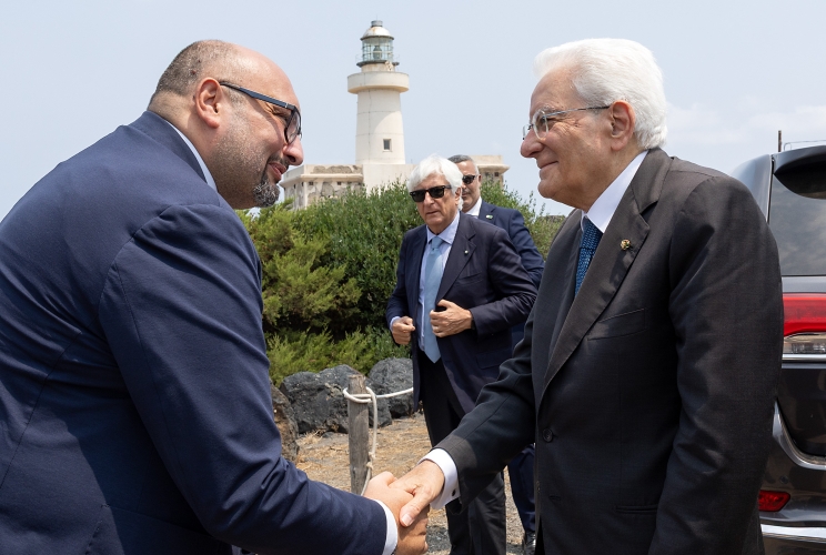 Il Presidente Sergio Mattarella accompagnato da Carmine Vitale, Direttore f.f. dell’Ente Parco Nazionale Isola di Pantelleria, visita il Museo Geonaturalistico