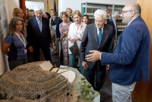 Il Presidente Sergio Mattarella accompagnato da Carmine Vitale, Direttore f.f. dell’Ente Parco Nazionale Isola di Pantelleria visita il Museo Geonaturalistico