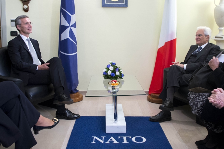 Il Presidente Sergio Mattarella con il Segretario generale della NATO