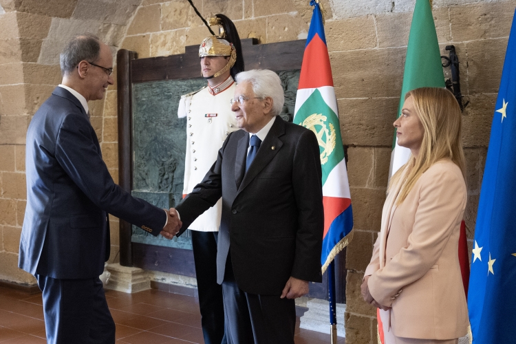 Il Presidente della Repubblica Sergio Mattarella accoglie Duro Masut Primo Ministro di Serbia in occasione della cerimonia di apertura dei XX Giochi del Mediterraneo Taranto 2026  
