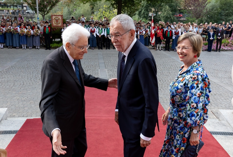Il Presidente Sergio Mattarella con il Presidente Federale della Repubblica d’Austria, Alexander Van der Bellen, alla cerimonia in occasione della “Giornata dell’Autonomia”