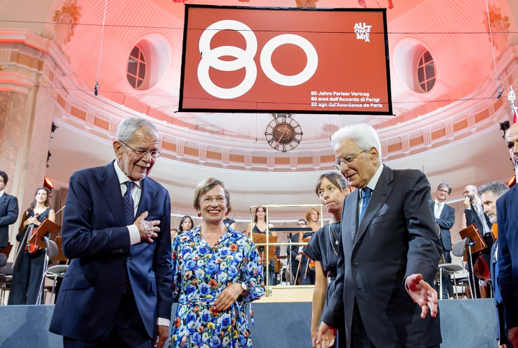  Il Presidente Sergio Mattarella con il Presidente Federale della Repubblica d’Austria, Alexander Van der Bellen, al termine della cerimonia in occasione della “Giornata dell’Autonomia”