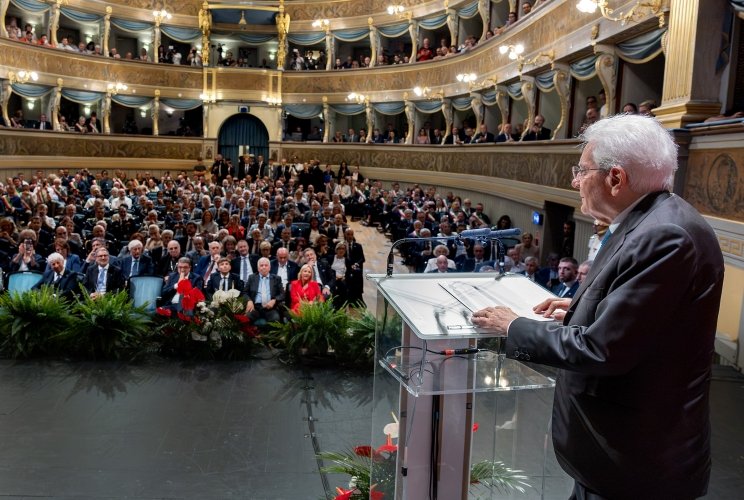  Il Presidente Sergio Mattarella rivolge il suo indirizzo di saluto, in occasione della cerimonia “1946-2026: 80 anni di una Repubblica e di una Autonomia speciale”
