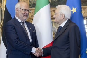 Il Presidente Sergio Mattarella con il Presidente della Repubblica di Estonia, S.E. il Signor Alar Karis
