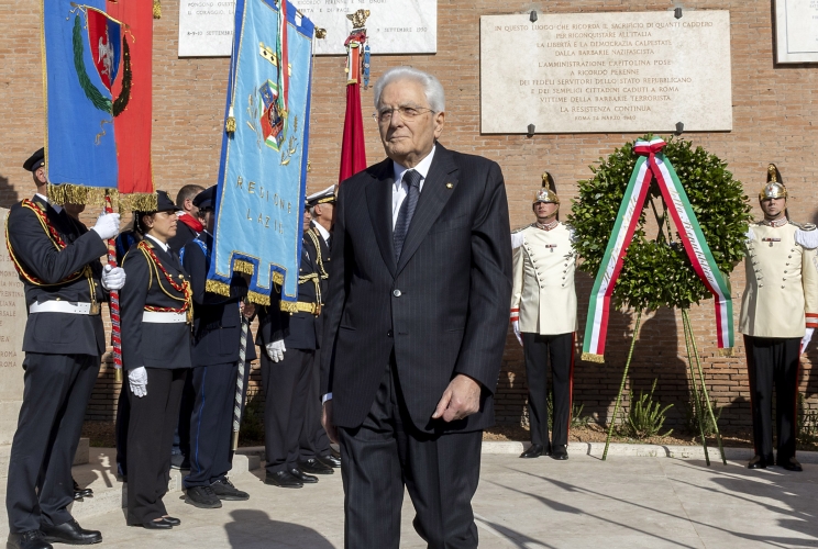 Il Presidente Sergio Mattarella in occasione della deposizione di una corona d’alloro a Porta San Paolo, in occasione dell’83° anniversario della Difesa di Roma