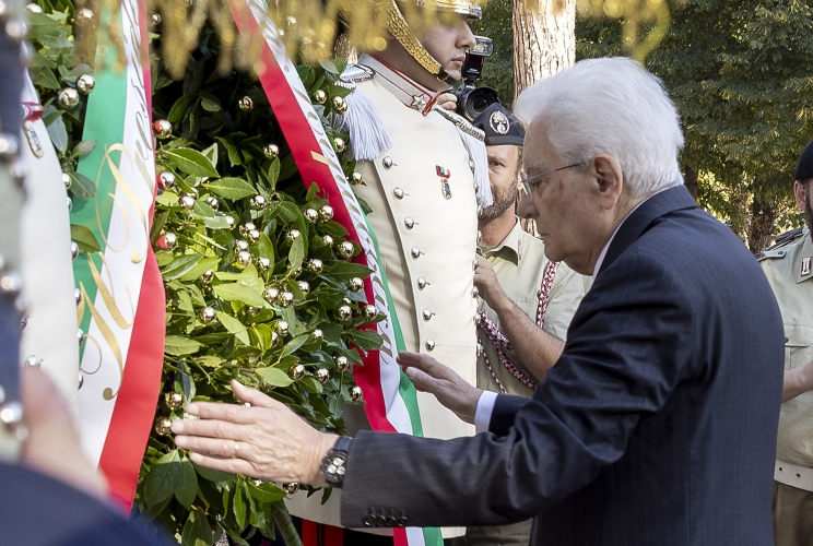 Il Presidente Sergio Mattarella in occasione della deposizione di una corona d’alloro al Parco della Resistenza, in occasione dell’83° anniversario della Difesa di Roma