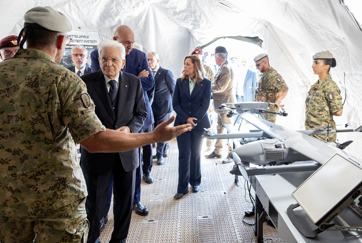 Il Presidente Sergio Mattarella in occasione dell'esercitazione “AEGIS 26” dell’Esercito italiano presso il Poligono di Monte Romano