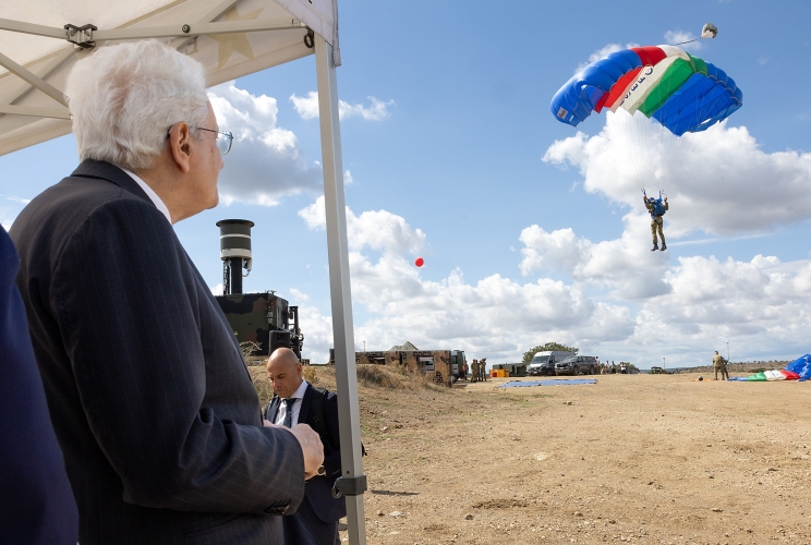 Il Presidente Sergio Mattarella in occasione dell'esercitazione “AEGIS 26” dell’Esercito italiano presso il Poligono di Monte Romano