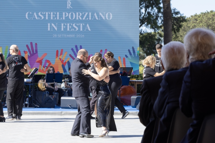 Un momento della cerimonia di chiusura delle iniziative di carattere sociale
