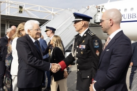 Il Presidente della Repubblica Sergio Mattarella e la Sig.ra Laura all’aeroporto di Nizza, in occasione della visita di Stato nel Principato di Monaco
