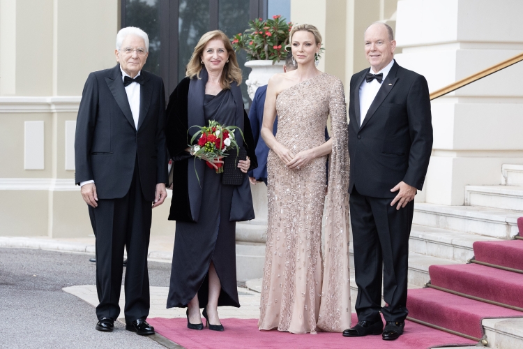 Il Presidente della Repubblica Sergio Mattarella e la Sig.ra Laura presso l'Opera Garnier, con S.A.S. il Principe, Alberto II di Monaco, e S.A.S. la Principessa, Charlène di Monaco