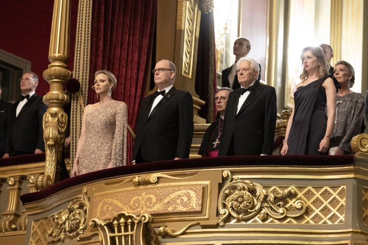 Il Presidente della Repubblica Sergio Mattarella e la Sig.ra Laura presso l'Opera Garnier, con S.A.S. il Principe, Alberto II di Monaco, e S.A.S. la Principessa, Charlène di Monaco