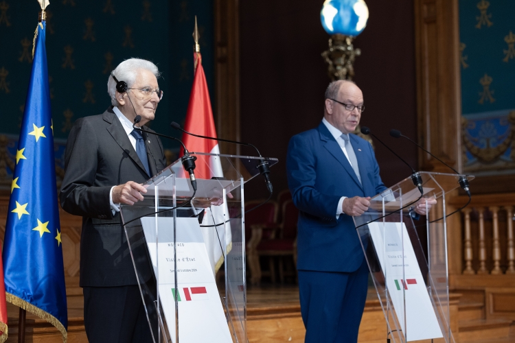 Il Presidente della Repubblica Sergio Mattarella con il Principe, Alberto II di Monaco, in occasione delle dichiarazioni alla stampa
