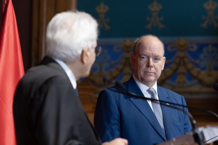 Il Presidente della Repubblica Sergio Mattarella con il Principe, Alberto II di Monaco, in occasione delle dichiarazioni alla stampa
