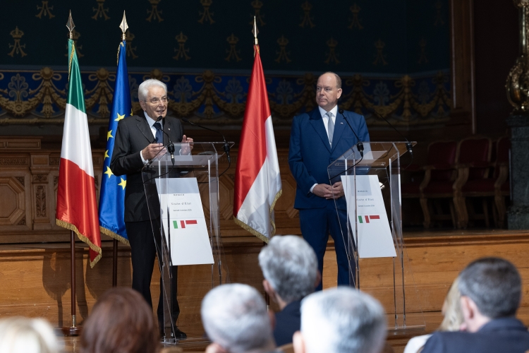 Il Presidente della Repubblica Sergio Mattarella con il Principe, Alberto II di Monaco, in occasione delle dichiarazioni alla stampa