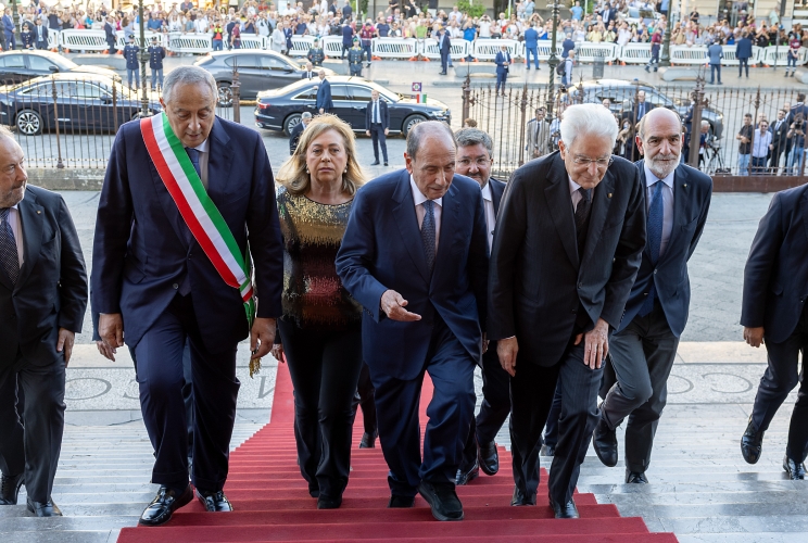 Il Presidente Sergio Mattarella con Renato Schifani, Presidente della Regione Sicilia e Roberto Lagalla, Sindaco di Palermo, in occasione della proiezione in anteprima del film “Sul Cammino di Francesco – La vita di Biagio Conte”