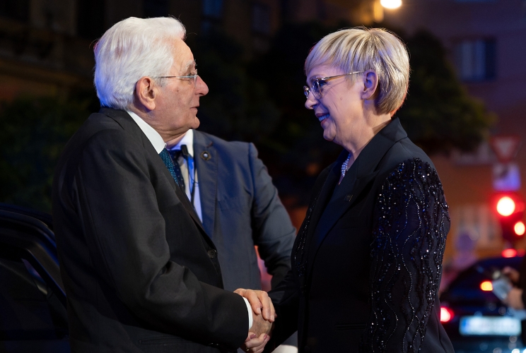 Lubiana - Il Presidente Sergio Mattarella con la Presidente della Repubblica di Slovenia, Nataša Pirc Musar, in occasione del pranzo di Stato per la XXI Riunione dei Capi di Stato del Gruppo Arraiolos