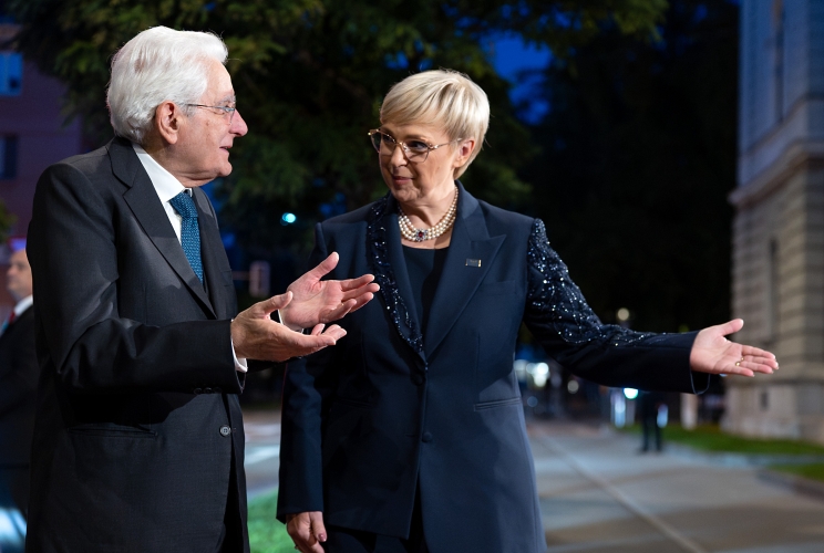 Lubiana - Il Presidente Sergio Mattarella con la Presidente della Repubblica di Slovenia, Nataša Pirc Musar, in occasione del pranzo di Stato per la XXI Riunione dei Capi di Stato del Gruppo Arraiolos