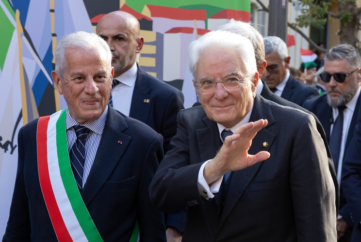 Imperia - Il Presidente Sergio Mattarella con Claudio Scajola, Sindaco e Presidente della Provincia di Imperia, in occasione del 39ª Assemblea annuale delle Province d’Italia