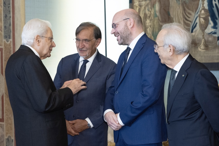 Il Presidente della Repubblica Sergio Mattarella con Ignazio La Russa, Presidente del Senato della Repubblica, Lorenzo Fontana, Presidente della Camera dei deputati, Giovanni Amoroso, Presidente della Corte costituzionale, in occasione della cerimonia di consegna delle insegne di Cavaliere dell’Ordine “Al Merito del Lavoro” ai Cavalieri del Lavoro nominati il 2 giugno 2026

