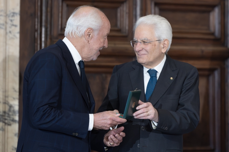 Il Presidente della Repubblica Sergio Mattarella consegna le insegne di Cavaliere dell’Ordine “Al Merito del Lavoro” a Giorgio Marsiaj
