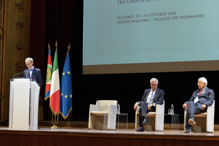 Intervento di Orazio Abbamonte, Presidente dell’Unione Nazionale degli Avvocati Amministrativisti, alla giornata inaugurale dell’VIII Congresso nazionale degli avvocati amministrativisti