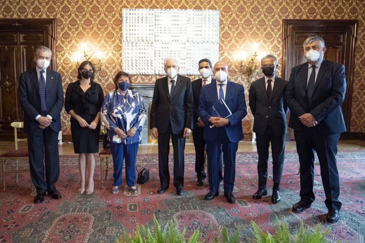 Il Presidente della Repubblica Sergio Mattarella incontra Franco Bettoni Presidente INAIL, unitamente a una delegazione, in occasione della presentazione del Rapporto 2020 
