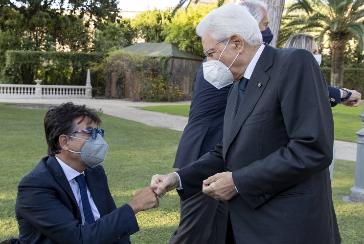 Il Presidente Sergio Mattarella con Luca Pancalli, Presidente del Comitato Italiano Paralimpico, in occasione della cerimonia di restituzione della bandiera da parte degli atleti italiani di ritorno dai Giochi Olimpici e Paralimpici di Tokyo 2020 