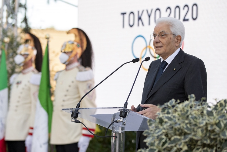 Il Presidente Sergio Mattarella in occasione della cerimonia di restituzione della bandiera da parte degli atleti italiani di ritorno dai Giochi Olimpici e Paralimpici di Tokyo 2020 