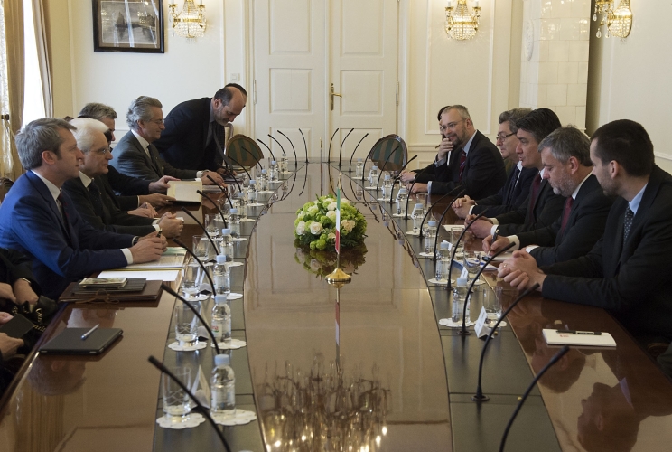 Il Presidente Sergio Mattarella con il Primo Ministro della Repubblica di Croazia Zoran Milanović e le rispettive delegazioni