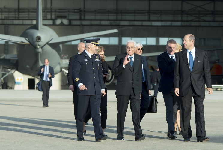 Il Presidente Sergio Mattarella in partenza 