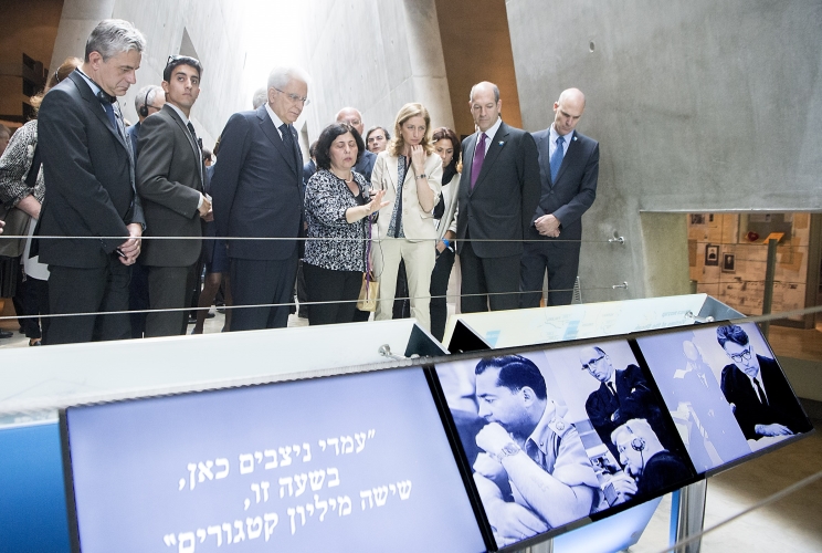 Il Presidente Sergio Mattarella nel corso della visita al Memoriale dell’Olocausto, Yad Vashem
