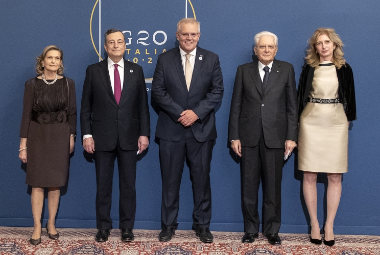 Il Presidente Sergio Mattarella e il Presidente del Consiglio Mario Draghi con i rappresentanti dei paesi partecipanti al G20