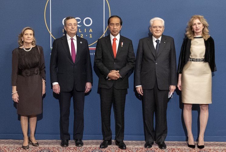 Il Presidente Sergio Mattarella e il Presidente del Consiglio Mario Draghi con i rappresentanti dei paesi partecipanti al G20