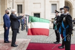 Il Presidente Mattarella conferisce le decorazioni dell’ordine militare d’Italia alle Bandiere di guerra