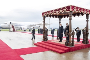 Algeri - Il Presidente della Repubblica Sergio Mattarella con il Presidente della Repubblica Algerina Democratica e Popolare Abdelmad-Jid Tebboune, nel corso della cerimonia di benvenuto
