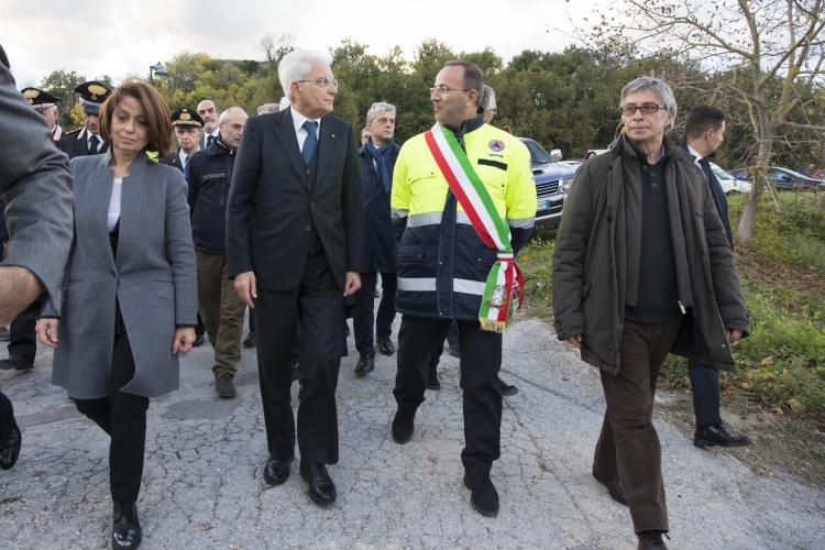 Il Presidente Sergio Mattarella con il Sindaco di Camerino, Gianluca Pasqui visita le zone terremotate 