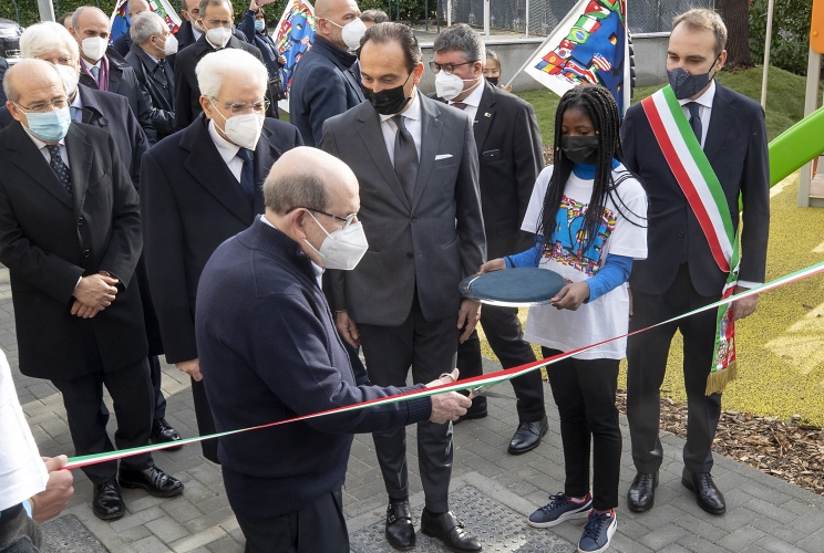 Il Presidente della Repubblica Sergio Mattarella nel corso della visita al Sermig