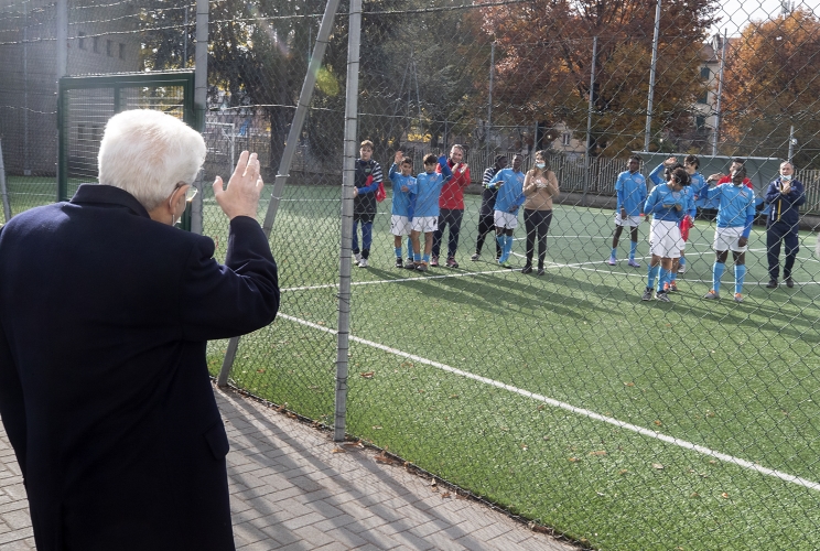 Il Presidente della Repubblica Sergio Mattarella nel corso della visita al Sermig