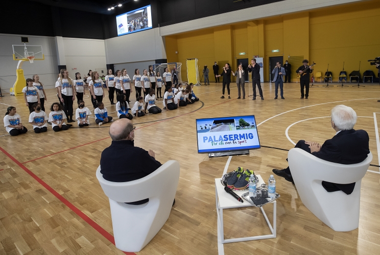 Il Presidente della Repubblica Sergio Mattarella nel corso della visita al Sermig