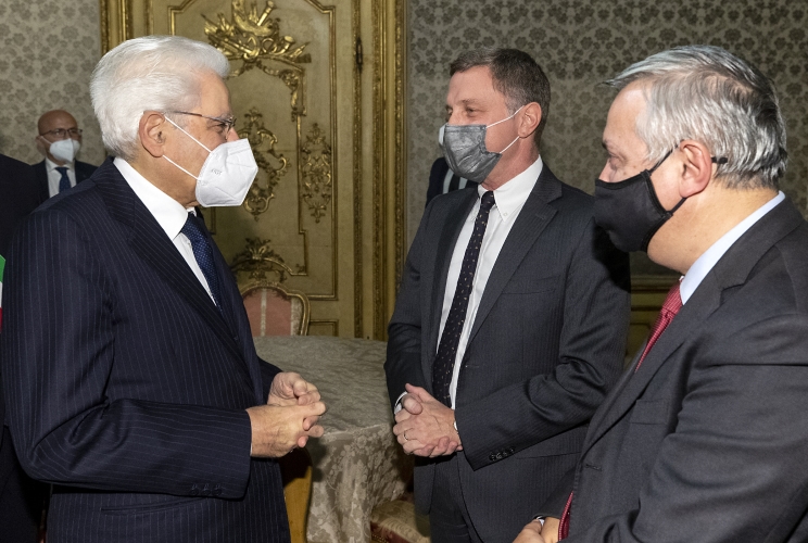 Il PresidenteSergio Mattarella con Massimo Giannini e Maurizio Molinari, alla cerimonia per il 60° anniversario della morte di Luigi Einaudi