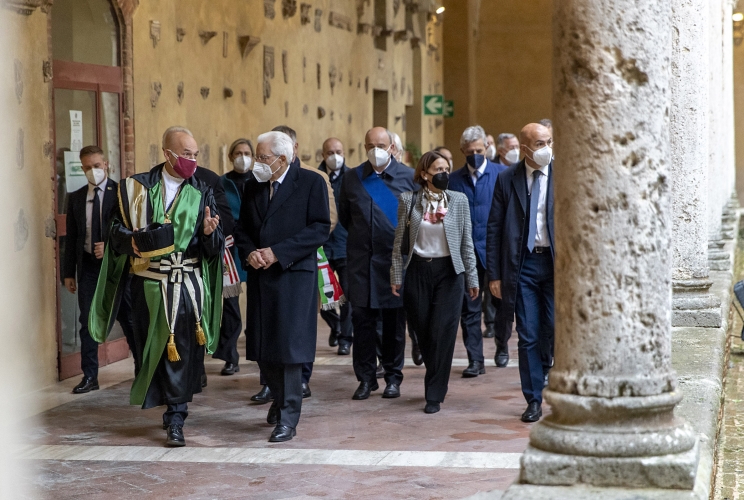 Il Presidente della Repubblica Sergio Mattarella con il Prof. Francesco Frati, Rettore  dell'Università degli Studi di Siena, in occasione dell'apertura dell'anno accademico