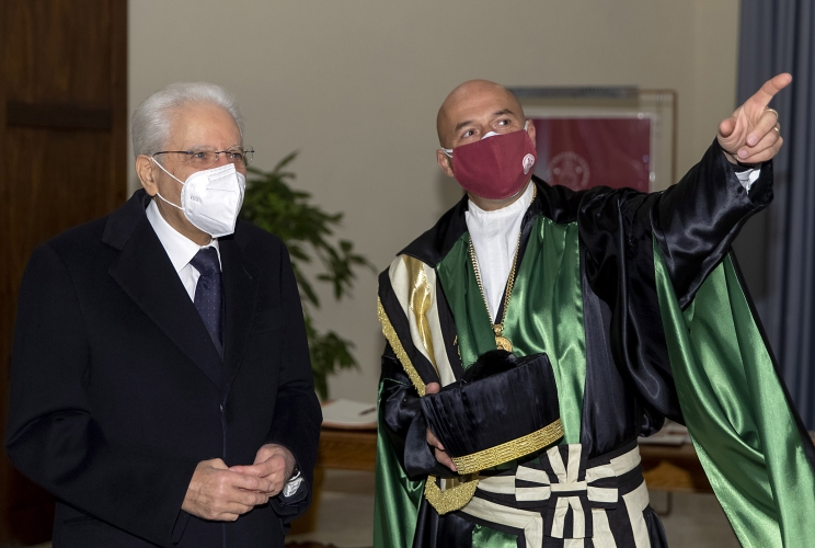 Il Presidente della Repubblica Sergio Mattarella con il Prof. Francesco Frati, Rettore  dell'Università degli Studi di Siena, in occasione dell'apertura dell'anno accademico