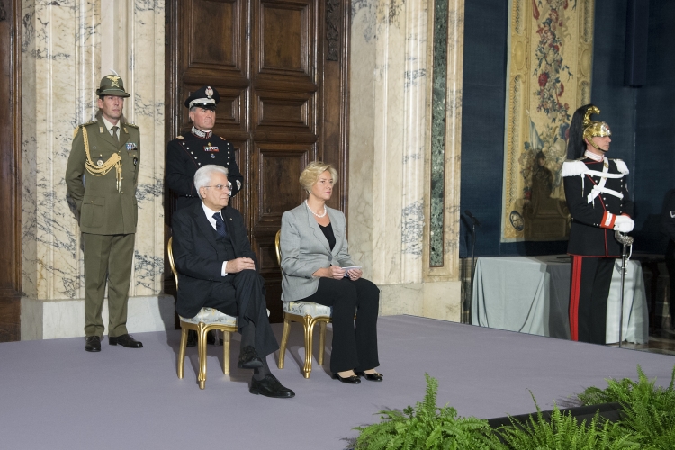 Il Presidente della Repubblica Sergio Mattarella con il Ministro della Difesa Roberta Pinotti 