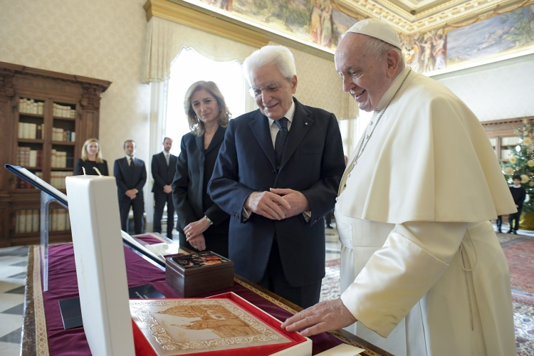 Il Presidente della Repubblica Sergio Mattarella incontra Papa Francesco