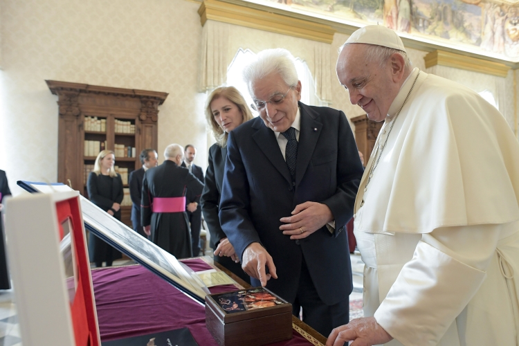 Il Presidente della Repubblica Sergio Mattarella incontra Papa Francesco