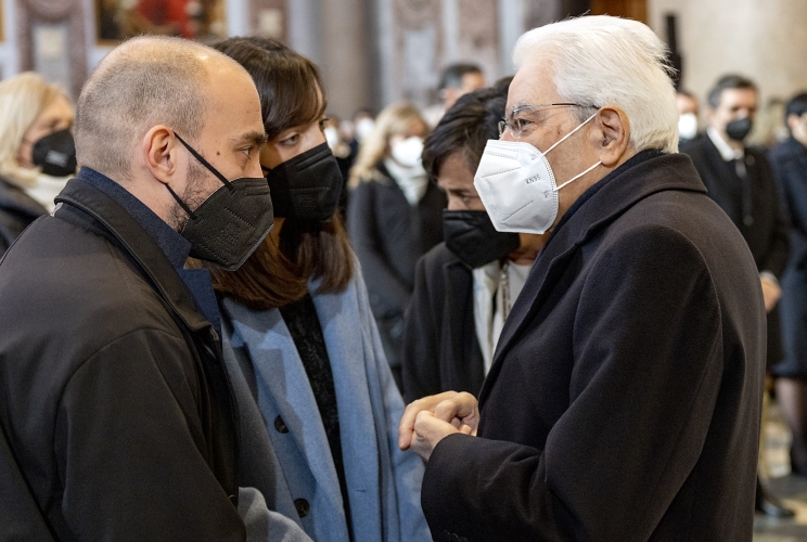 Il Presidente Sergio Mattarella con Livia e Giulio, figli di David Sassoli