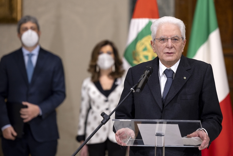 Il Presidente Sergio Mattarella con il Presidente del Senato Maria Elisabetta Alberti Casellati e il Presidente della Camera Roberto Fico, in occasione della comunicazione dell'esito della votazione per l'elezione del Presidente della Repubblica.