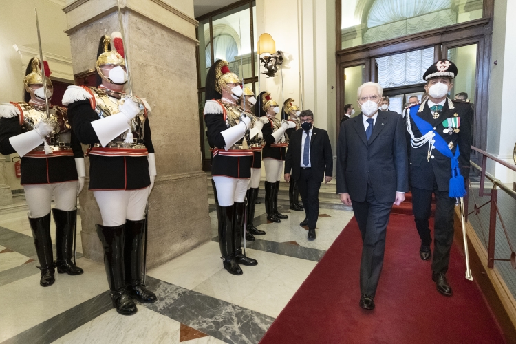 Il Presidente della Repubblica Sergio Mattarella al termine della cerimonia di giuramento
