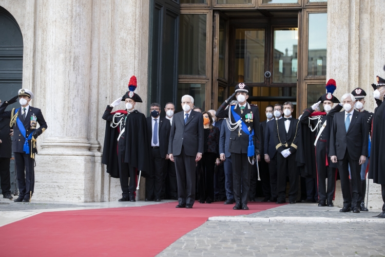 Il Presidente della Repubblica Sergio Mattarella al termine della cerimonia di giuramento in Piazza Montecitorio